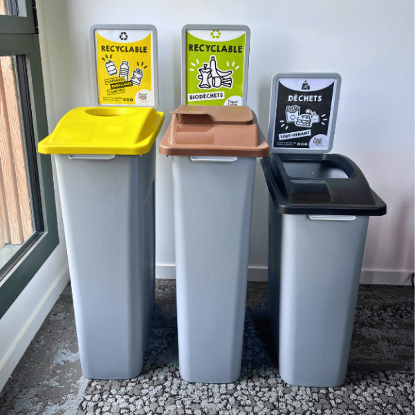 Poubelle pour le tri sélectif dans les entreprises et les collectivités (plastique, biodéchet, tout venant)